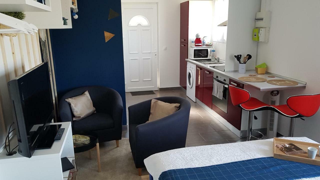 Studio Bleu - Parc Asterix - Mer De Sable - Villepinte - Aeroport Cdg Vemars Ngoại thất bức ảnh